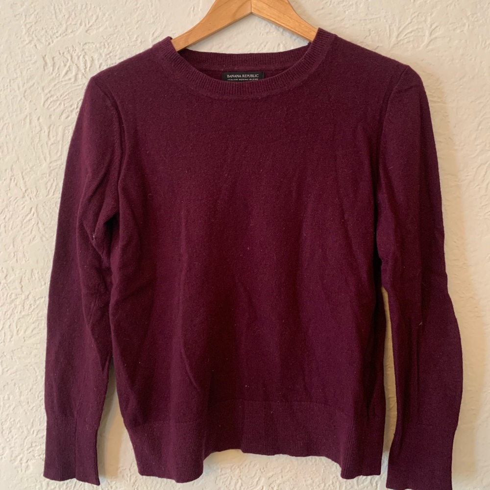 Medium Maroon Banana Republic Sweater